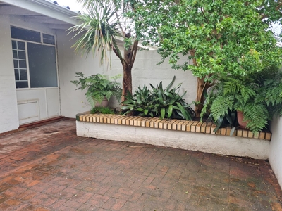 2 Bedroom Townhouse To Let in Humansdorp