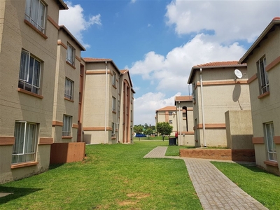 2 Bedroom Townhouse To Let in Ormonde View