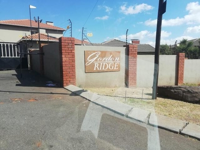 Apartment For Rent In Florida Glen, Roodepoort