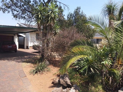 Apartment For Rent In Florida Park, Roodepoort
