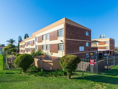 Apartment For Sale In Discovery, Roodepoort
