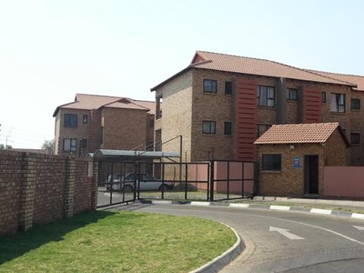 Apartment For Sale In Klippoortje, Germiston