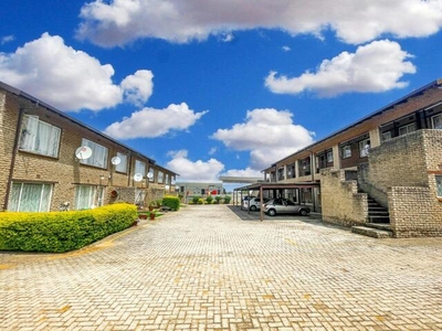 Apartment For Sale In Krugersdorp North, Krugersdorp