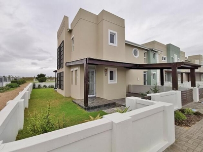 Apartment For Sale In Parsonsvlei, Port Elizabeth