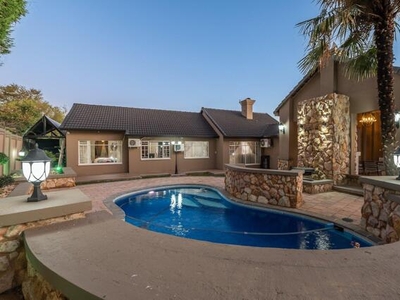 House For Sale In Brackendowns, Alberton