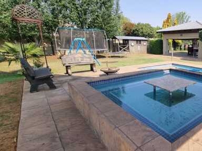 House For Sale In Eligwa Estate, Vereeniging