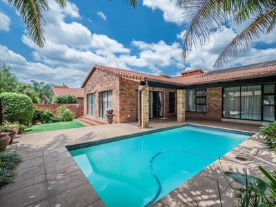 House For Sale In Honeydew Manor, Roodepoort