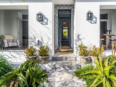 House For Sale In Three Anchor Bay, Cape Town