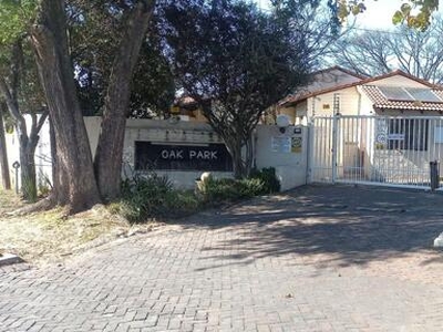 Townhouse For Rent In Buccleuch, Sandton