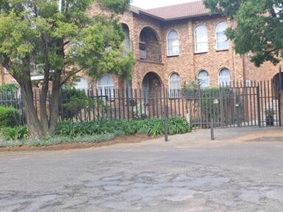 Townhouse For Sale In Albemarle, Germiston