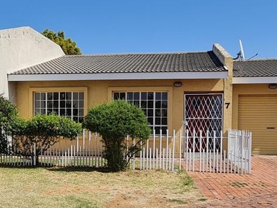 Townhouse For Sale In Jan Cilliers Park, Welkom