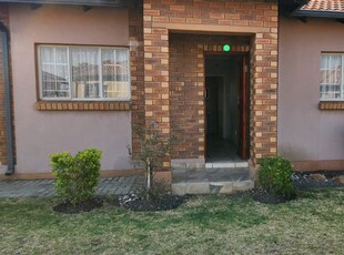 2 Bedroom House For Sale in Waterkloof East