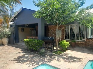 3 Bedroom House For Sale in Bo-dorp