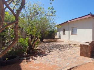 4 Bedroom House For Sale in Die Rand