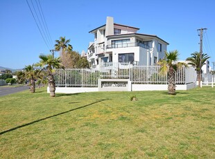 Apartment / Flat For Sale in Waves Edge, Blouberg