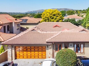 House For Sale in Featherbrooke Estate, Krugersdorp