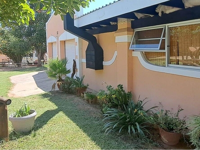 2 Bed Cluster in Rooiberg