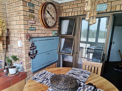 2 Bedroom Apartment For Sale in Mossel Bay Central