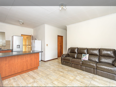 2 Bedroom Apartment For Sale in Vorna Valley