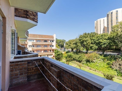 2 Bedroom flat for sale in Rosebank, Cape Town