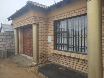 2 Bedroom Freehold Sold in Kwa-Thema Phase 2
