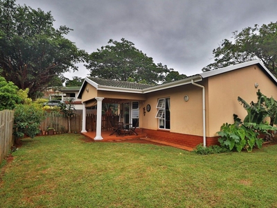 2 Bedroom House For Sale in Illovo Beach