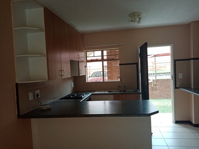 2 Bedroom Security Estate in KARENPARK - 111326315