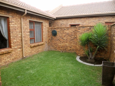 2 Bedroom Simplex For Sale in Bartletts