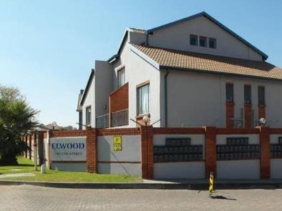 2 Bedroom Townhouse For Sale in Rynfield