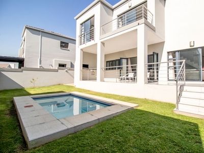 3 Bedroom Cluster For Sale in Lonehill