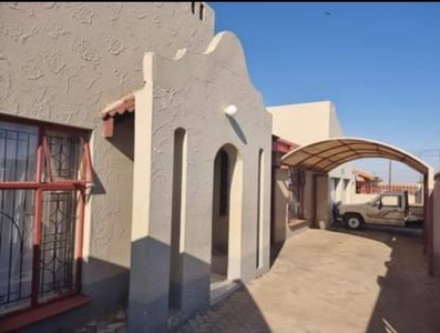 3 Bedroom Freehold For Sale in Mangaung