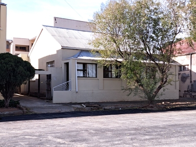 3 Bedroom Freehold Sold in Cradock