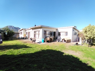 3 Bedroom House For Sale in Gansbaai Central