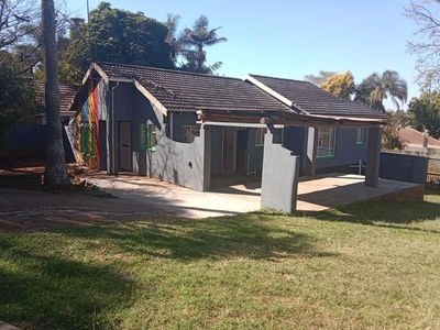 3 Bedroom House For Sale in Kingsview Ext 1