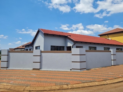 3 Bedroom House For Sale in The Orchards