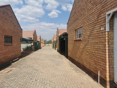3 Bedroom Sectional Title For Sale in Sterpark