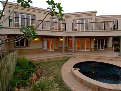 3 Bedroom Townhouse For Sale in Umhlanga Rocks