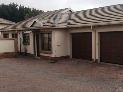 3 Bedroom townhouse - sectional for sale in Valley View Estate, Centurion