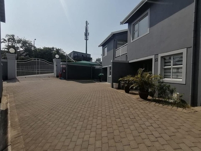 3 Bedroom Townhouse to Rent in Bluff
