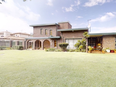 4 Bedroom Freehold For Sale in Beyers Park