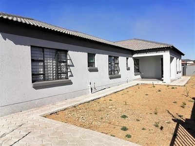 4 Bedroom House For Sale in Aerorand