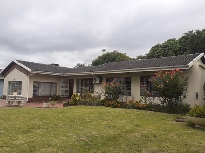 4 Bedroom House For Sale in Atholl Heights