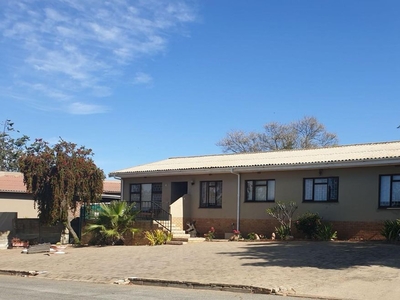 4 Bedroom House For Sale in Bergsig