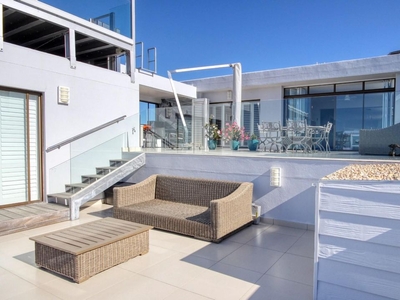 4 Bedroom Penthouse For Sale in Plettenberg Bay Central