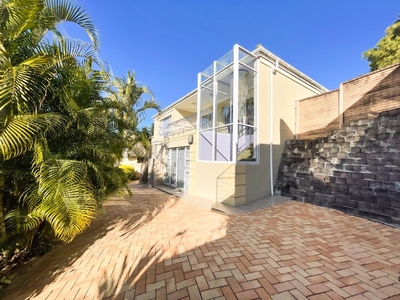 4 Bedroom Townhouse For Sale in Beacon Bay