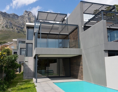 4 Bedroom Townhouse For Sale in Camps Bay