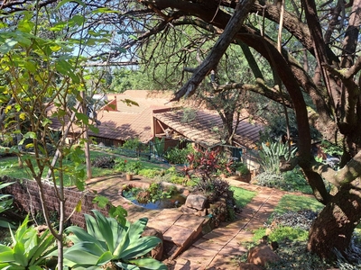 5 Bedroom Freehold For Sale in Safari Gardens