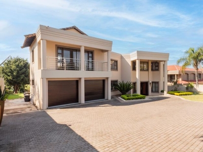 5 Bedroom house for sale in Umhlanga Central