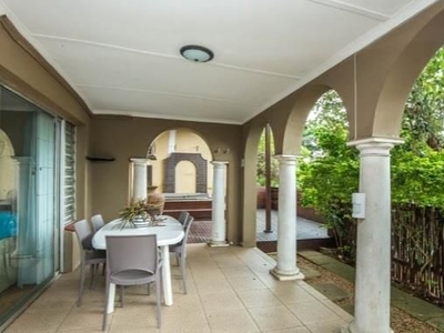 6 Bedroom House For Sale in Musgrave