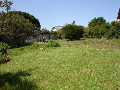 798m² Vacant Land For Sale in Plettenberg Bay Central